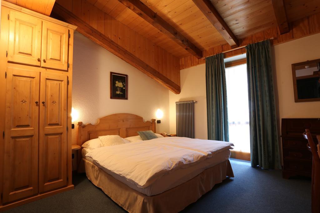 Albergo Centrale Форні-ді-Сопра Номер фото