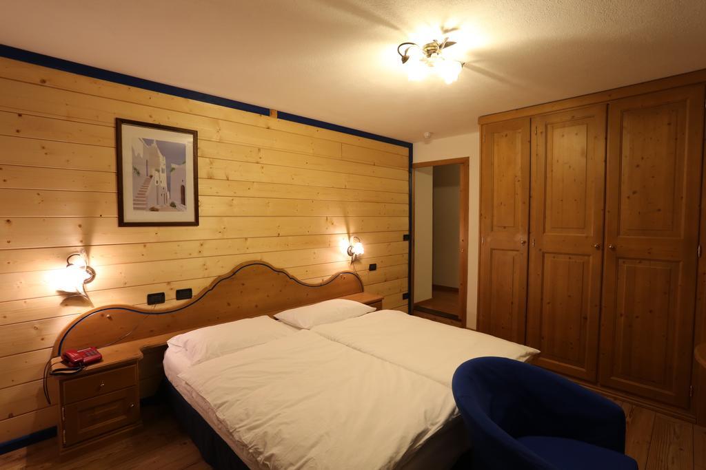 Albergo Centrale Форні-ді-Сопра Номер фото