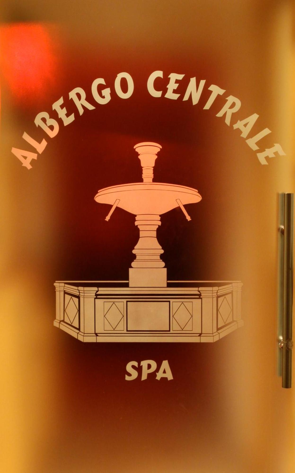 Albergo Centrale Форні-ді-Сопра Екстер'єр фото